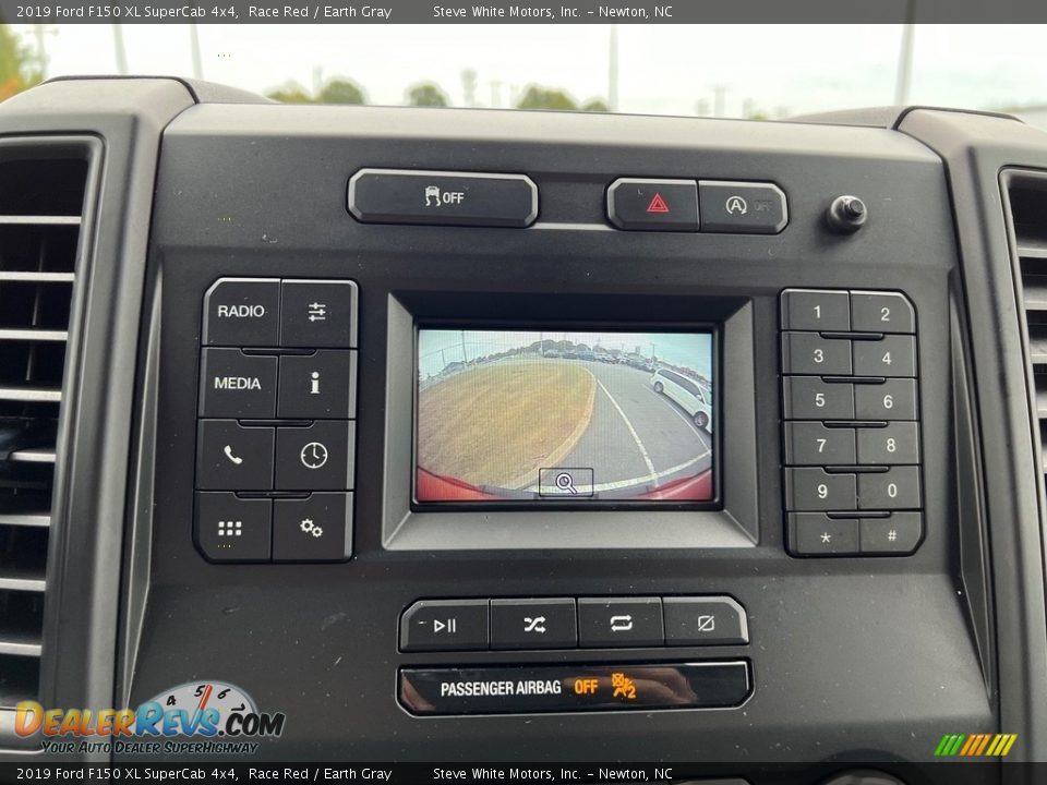Controls of 2019 Ford F150 XL SuperCab 4x4 Photo #28