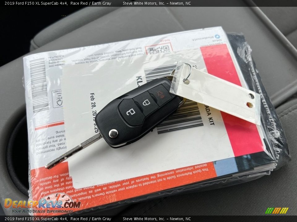 Keys of 2019 Ford F150 XL SuperCab 4x4 Photo #31