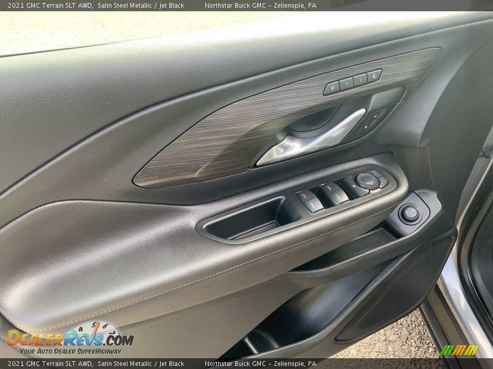 Door Panel of 2021 GMC Terrain SLT AWD Photo #22