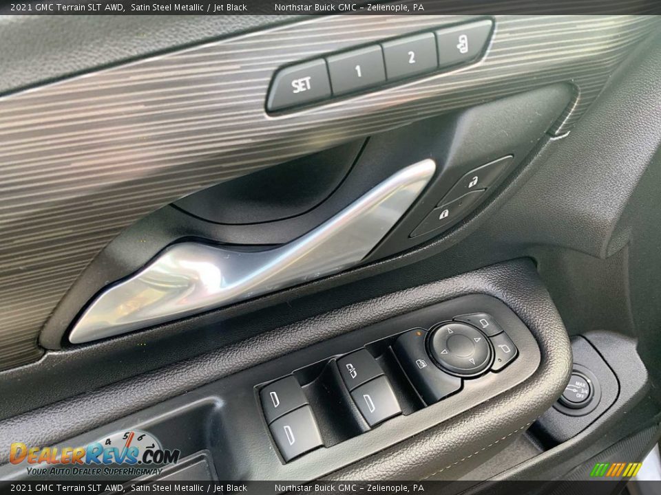 Door Panel of 2021 GMC Terrain SLT AWD Photo #23