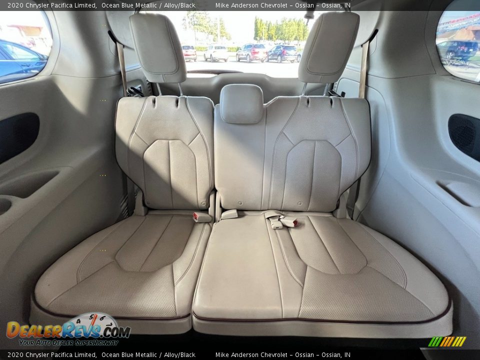 Rear Seat of 2020 Chrysler Pacifica Limited Photo #25