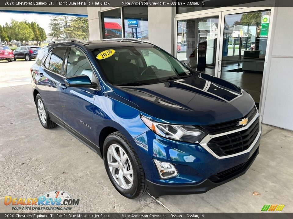 Front 3/4 View of 2020 Chevrolet Equinox LT Photo #5