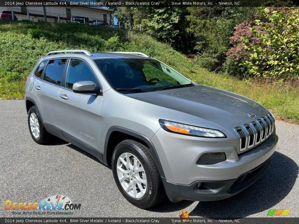 Front 3/4 View of 2014 Jeep Cherokee Latitude 4x4 Photo #4