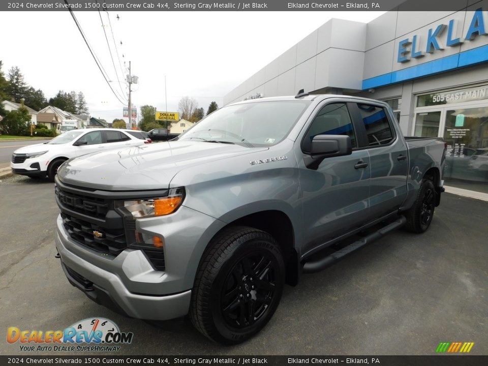 2024 Chevrolet Silverado 1500 Custom Crew Cab 4x4 Sterling Gray Metallic / Jet Black Photo #2