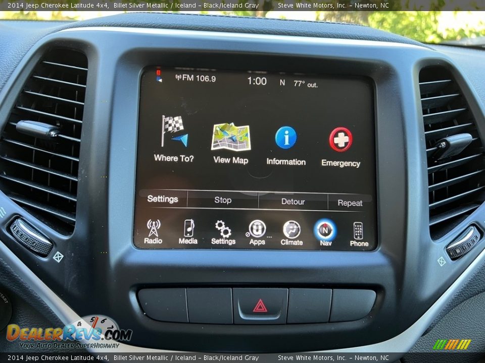 Controls of 2014 Jeep Cherokee Latitude 4x4 Photo #23