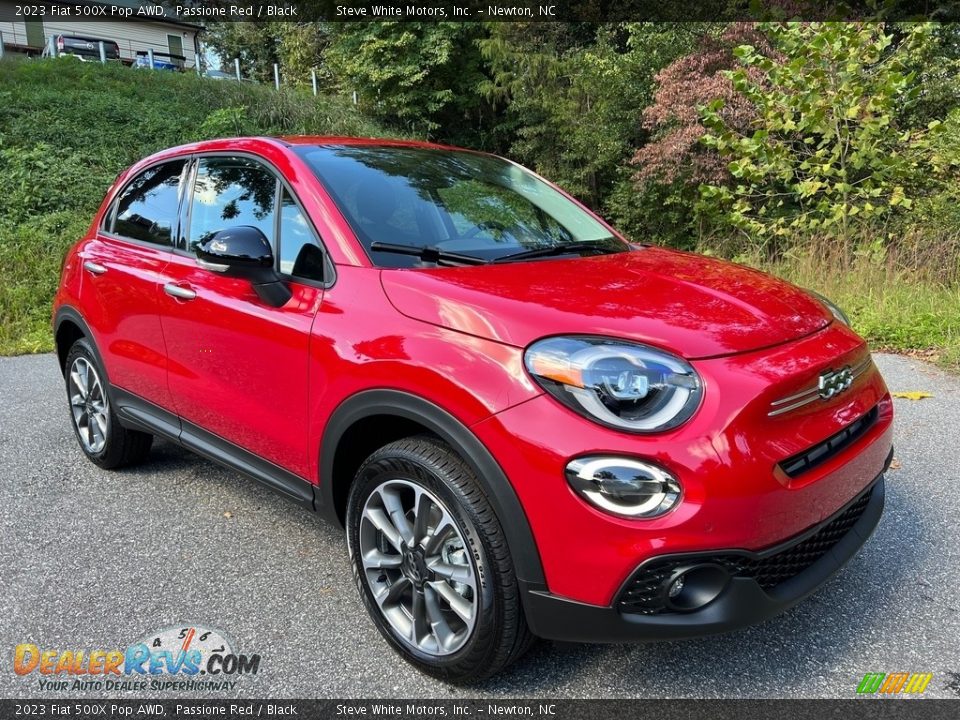 Front 3/4 View of 2023 Fiat 500X Pop AWD Photo #4