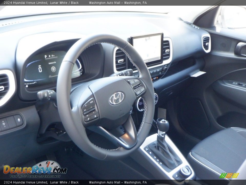 Dashboard of 2024 Hyundai Venue Limited Photo #8