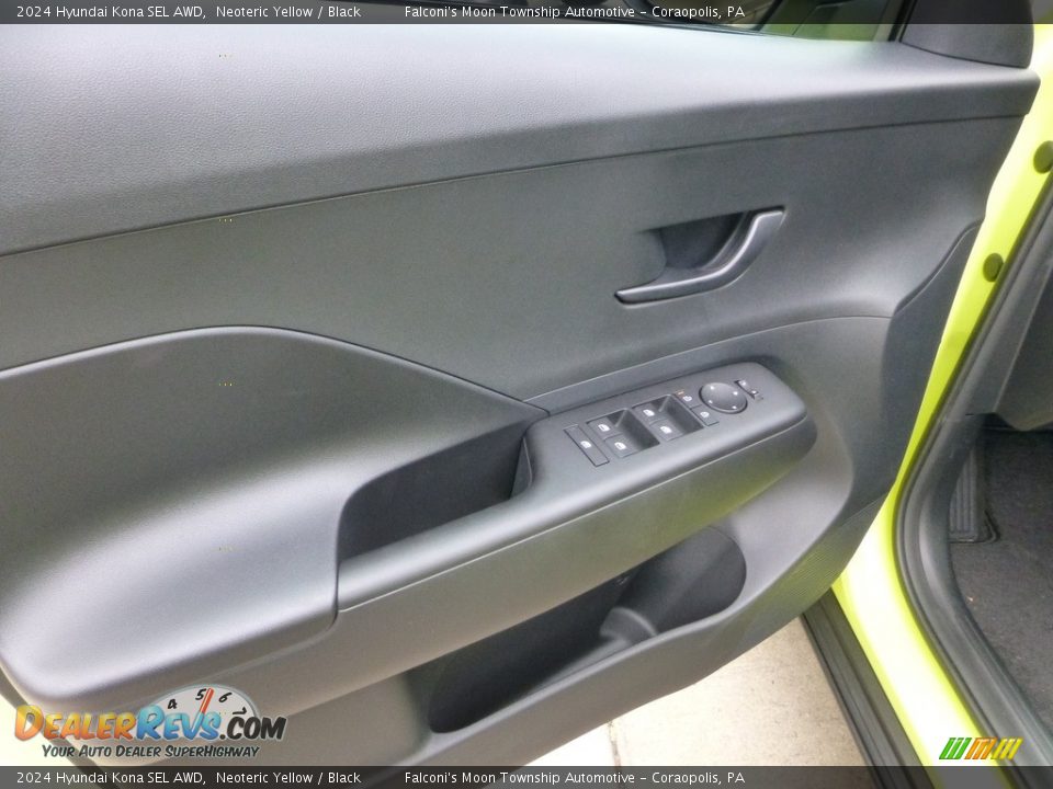 Door Panel of 2024 Hyundai Kona SEL AWD Photo #15