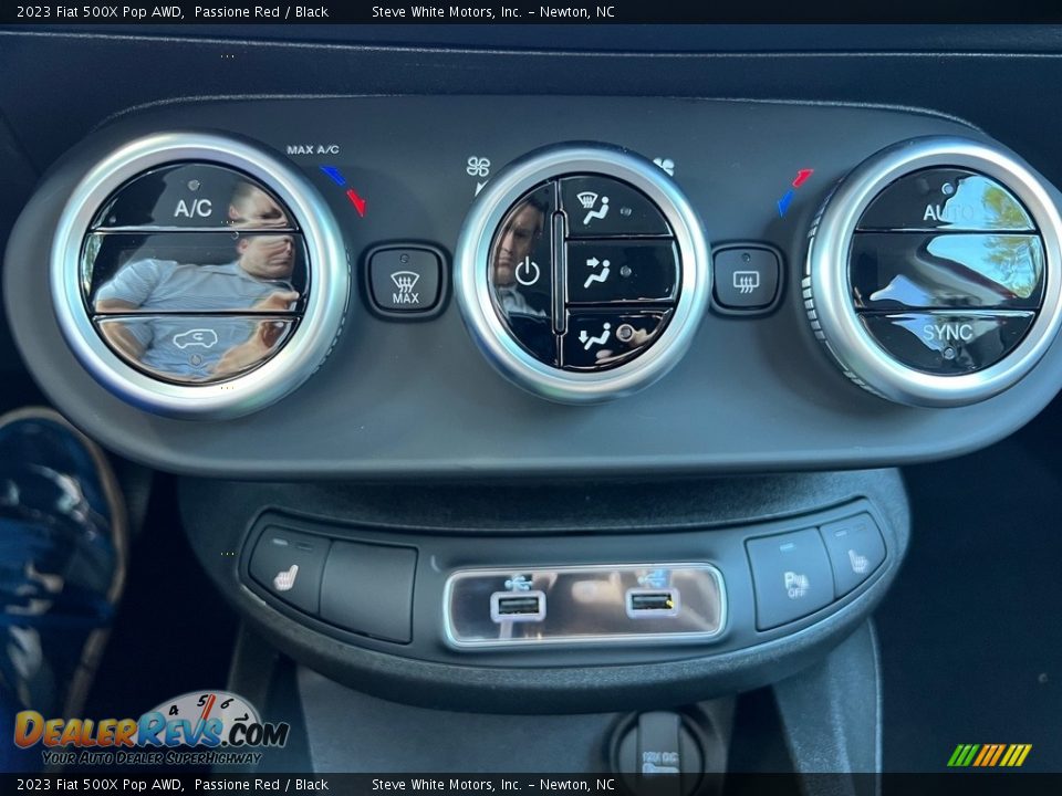 Controls of 2023 Fiat 500X Pop AWD Photo #23