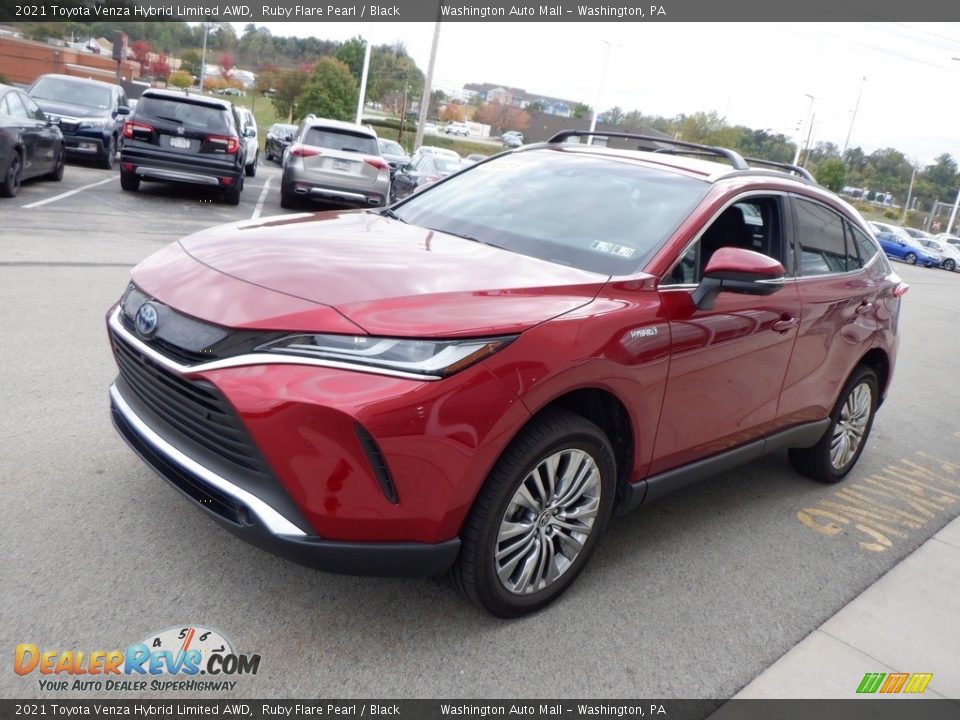 Front 3/4 View of 2021 Toyota Venza Hybrid Limited AWD Photo #14