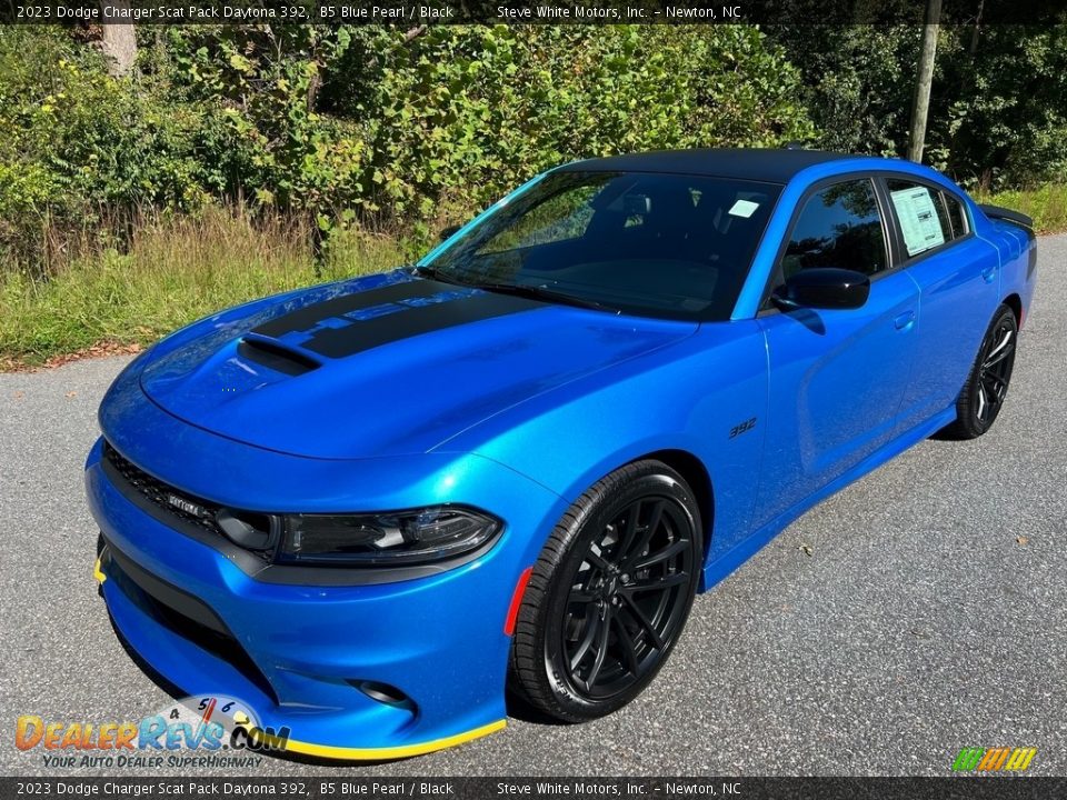 Front 3/4 View of 2023 Dodge Charger Scat Pack Daytona 392 Photo #2