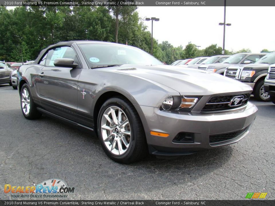 Front 3/4 View of 2010 Ford Mustang V6 Premium Convertible Photo #1