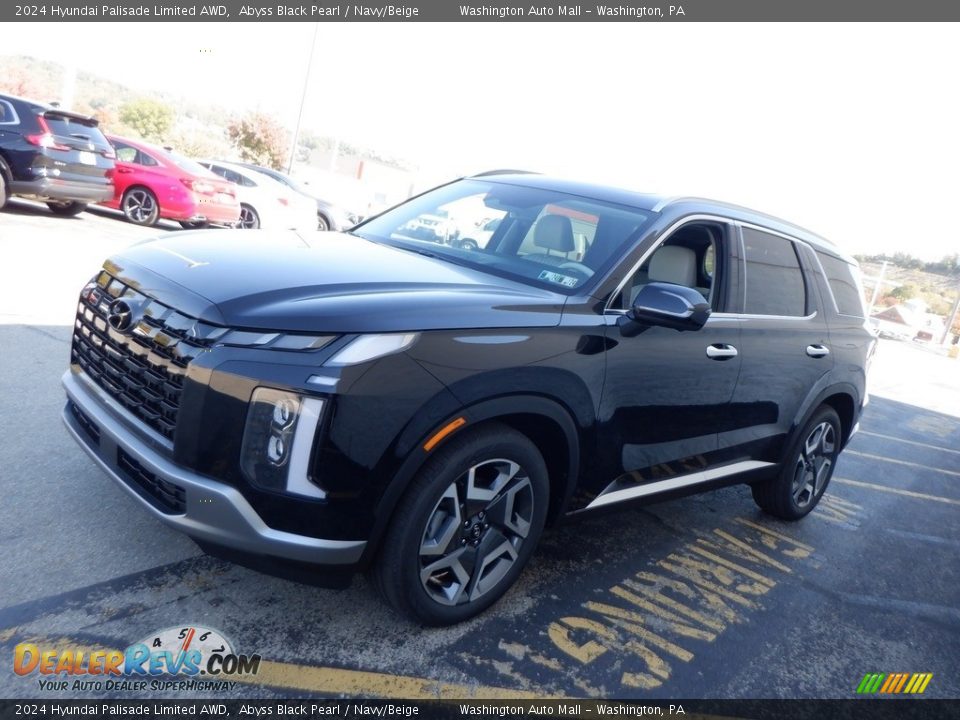 2024 Hyundai Palisade Limited AWD Abyss Black Pearl / Navy/Beige Photo #6