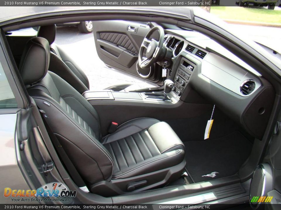 2010 Ford Mustang V6 Premium Convertible Sterling Grey Metallic / Charcoal Black Photo #10