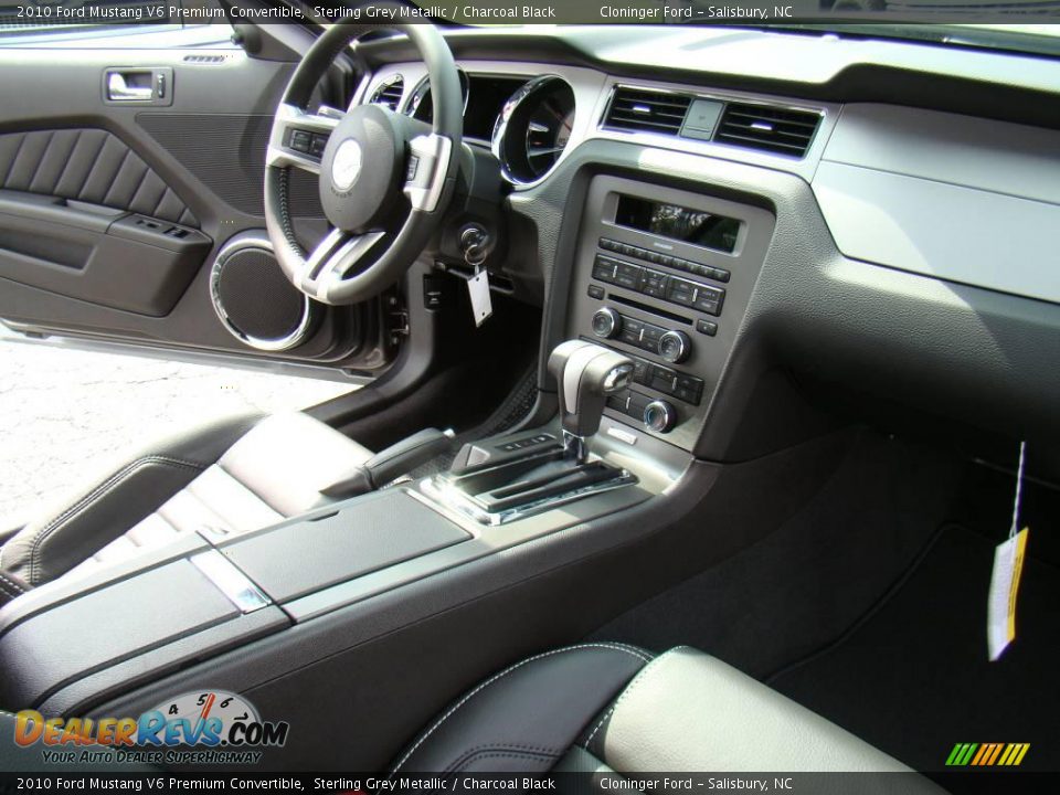 2010 Ford Mustang V6 Premium Convertible Sterling Grey Metallic / Charcoal Black Photo #11