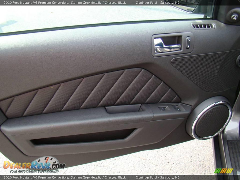 2010 Ford Mustang V6 Premium Convertible Sterling Grey Metallic / Charcoal Black Photo #14