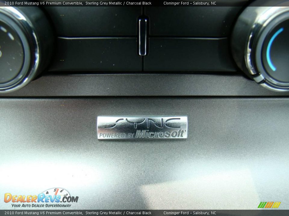 2010 Ford Mustang V6 Premium Convertible Sterling Grey Metallic / Charcoal Black Photo #21