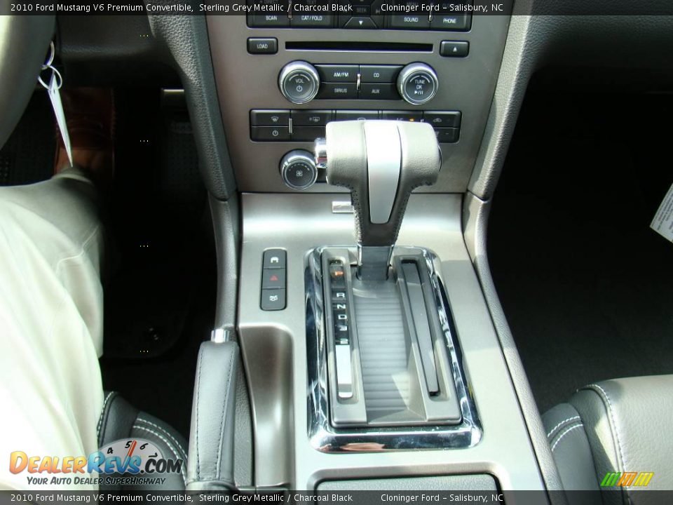 2010 Ford Mustang V6 Premium Convertible Sterling Grey Metallic / Charcoal Black Photo #22