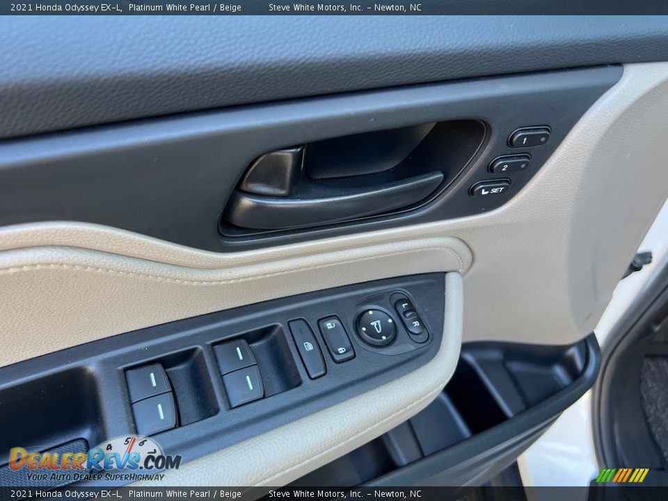 Door Panel of 2021 Honda Odyssey EX-L Photo #12