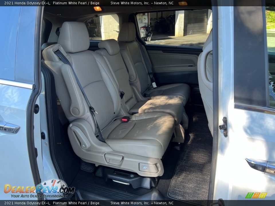 2021 Honda Odyssey EX-L Platinum White Pearl / Beige Photo #16