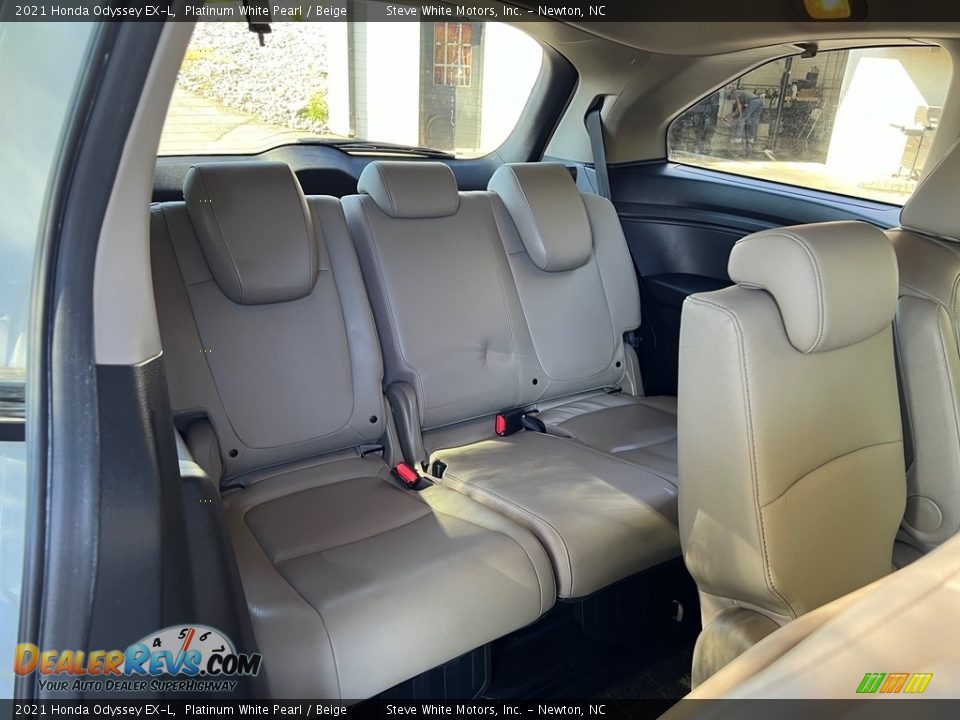 2021 Honda Odyssey EX-L Platinum White Pearl / Beige Photo #17