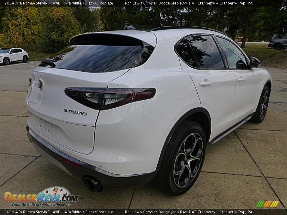 2024 Alfa Romeo Stelvio Ti AWD Alfa White / Black/Chocolate Photo #5