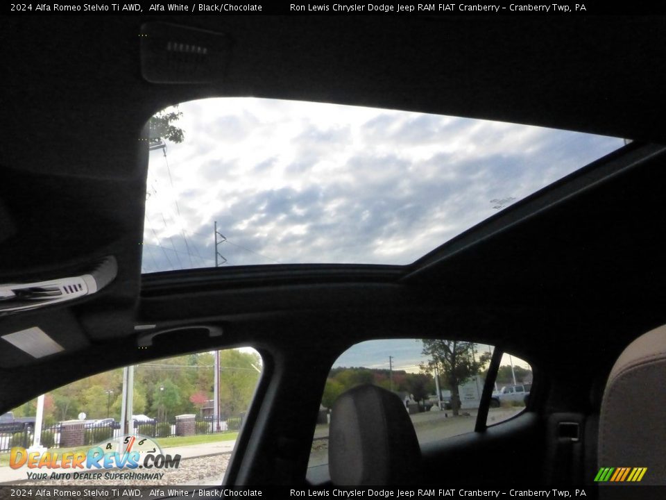 Sunroof of 2024 Alfa Romeo Stelvio Ti AWD Photo #15