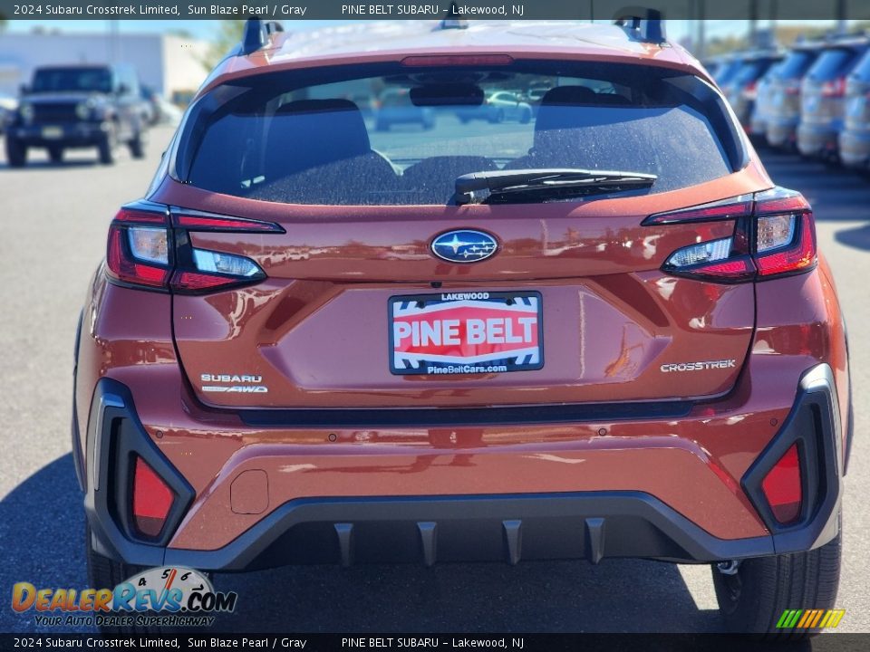 2024 Subaru Crosstrek Limited Sun Blaze Pearl / Gray Photo #5