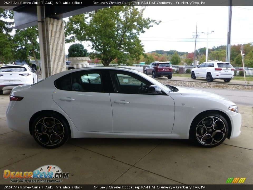 2024 Alfa Romeo Giulia Ti AWD Alfa White / Black Photo #7