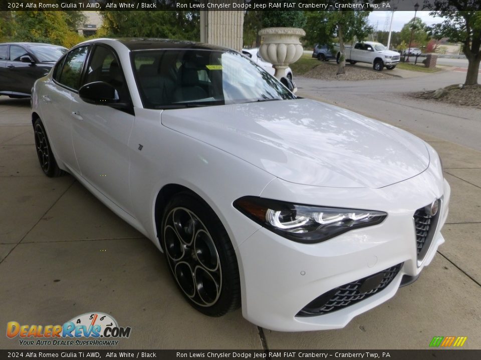 Front 3/4 View of 2024 Alfa Romeo Giulia Ti AWD Photo #8