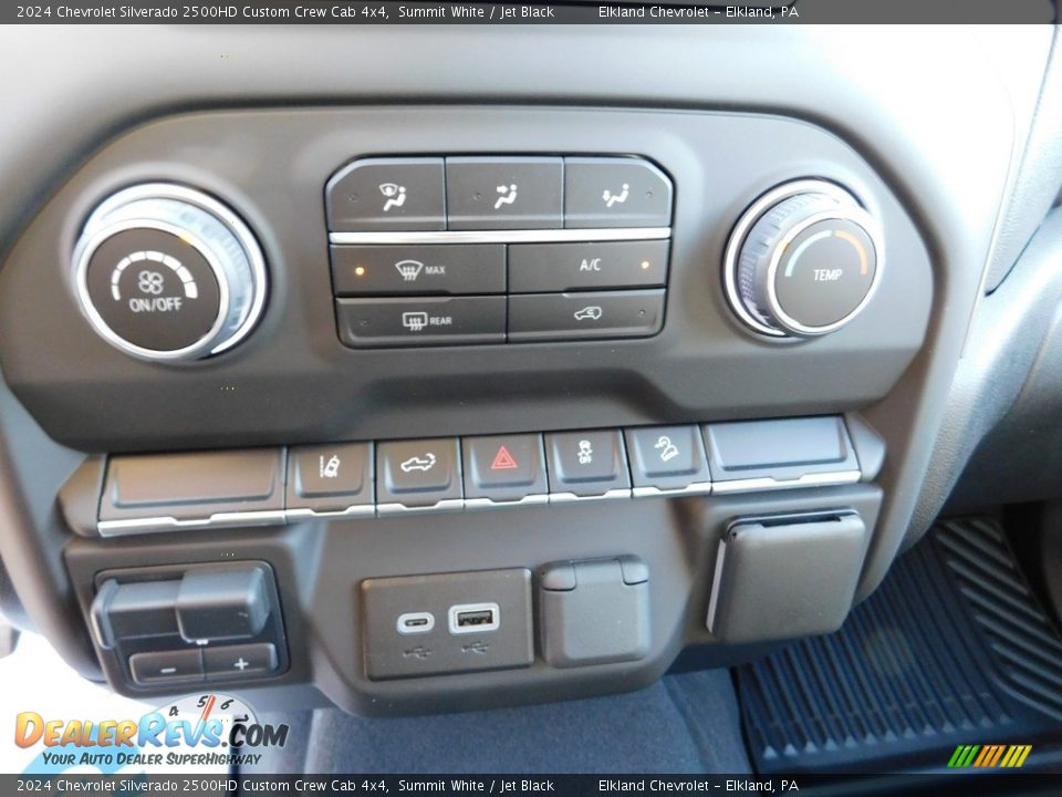Controls of 2024 Chevrolet Silverado 2500HD Custom Crew Cab 4x4 Photo #30
