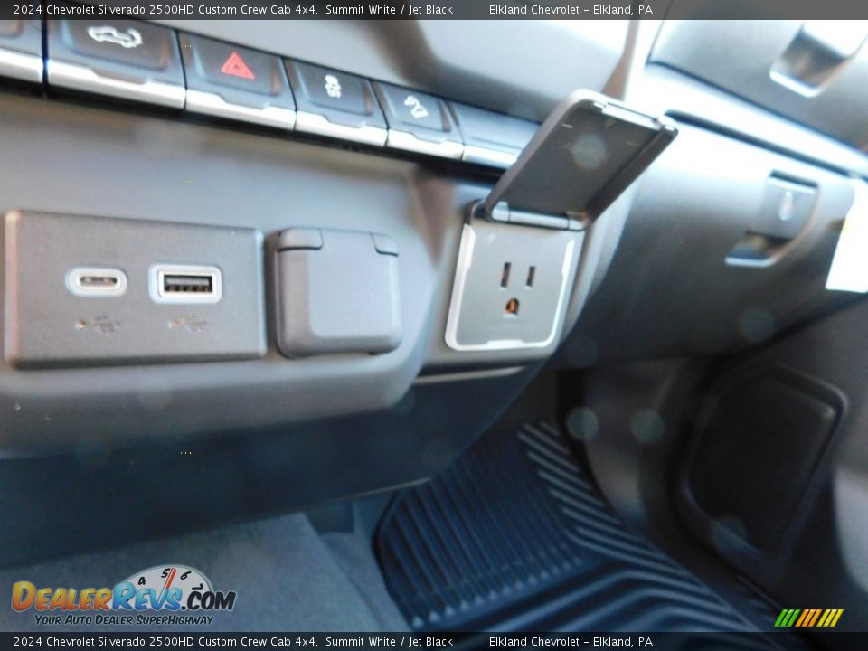 2024 Chevrolet Silverado 2500HD Custom Crew Cab 4x4 Summit White / Jet Black Photo #33