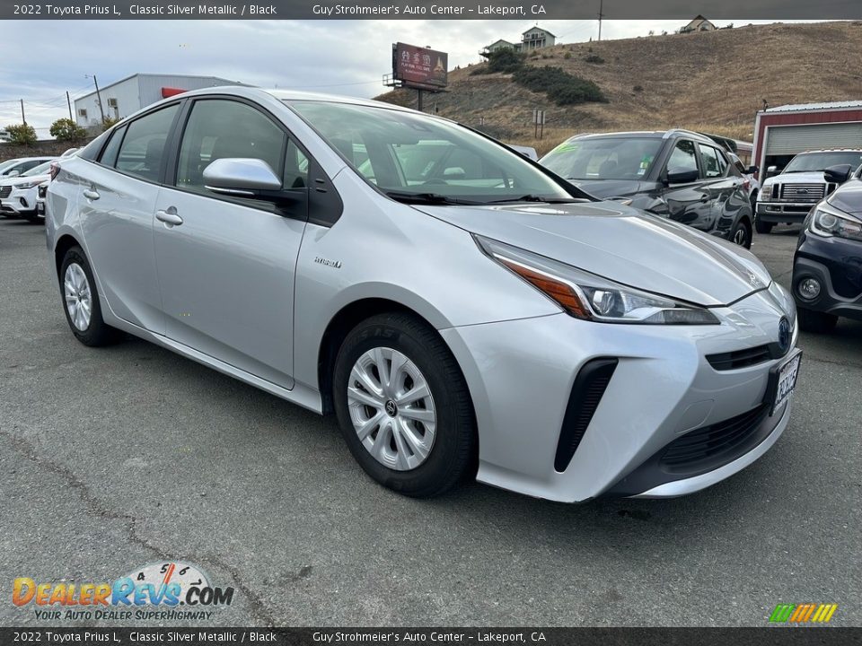 Front 3/4 View of 2022 Toyota Prius L Photo #1