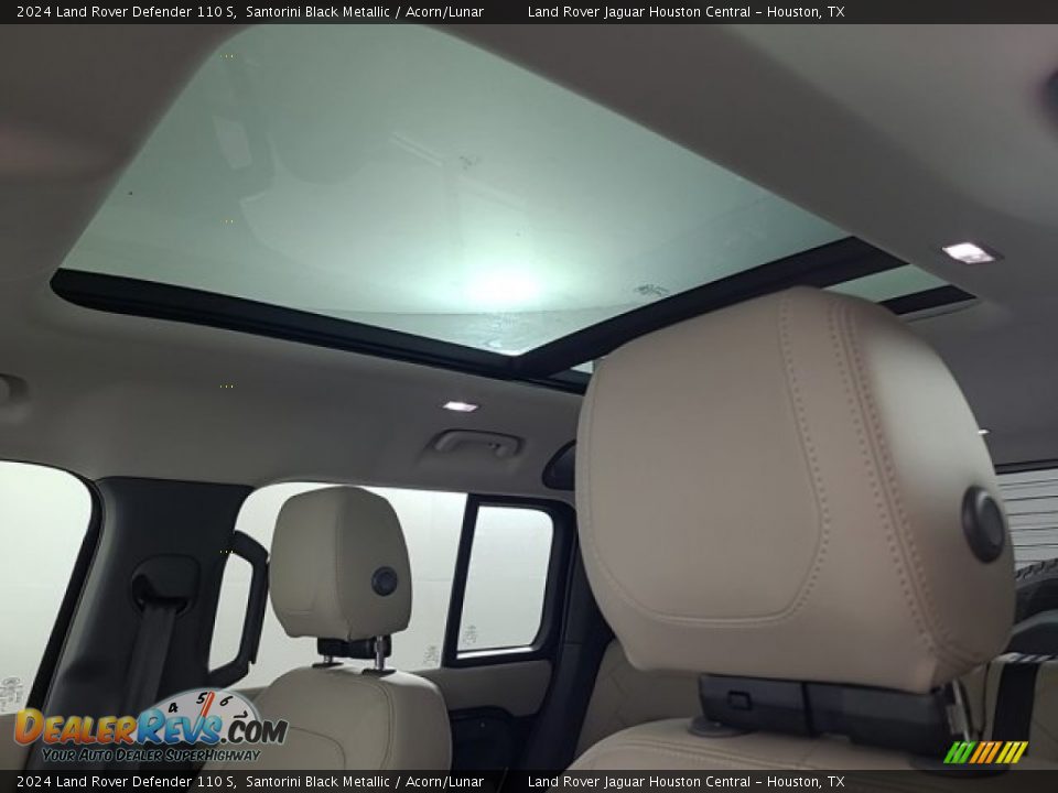 Sunroof of 2024 Land Rover Defender 110 S Photo #24