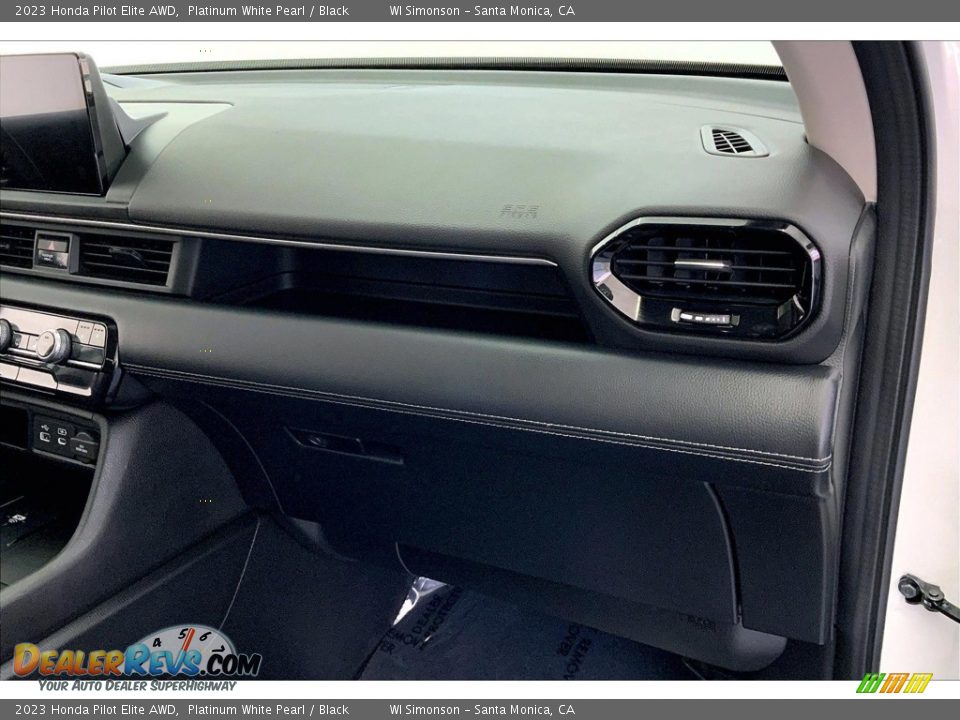 Dashboard of 2023 Honda Pilot Elite AWD Photo #16