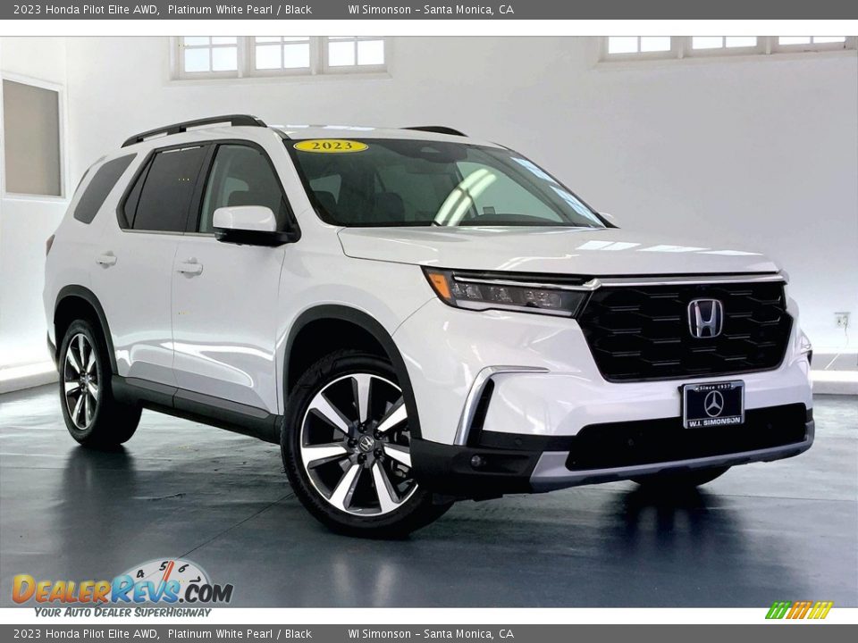 Front 3/4 View of 2023 Honda Pilot Elite AWD Photo #34