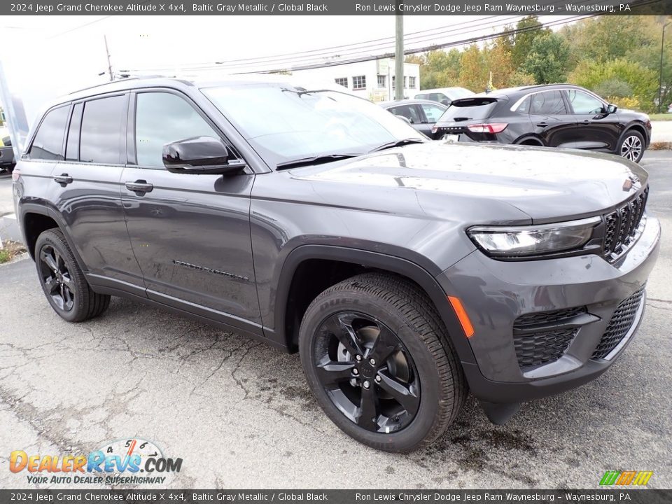 Front 3/4 View of 2024 Jeep Grand Cherokee Altitude X 4x4 Photo #8