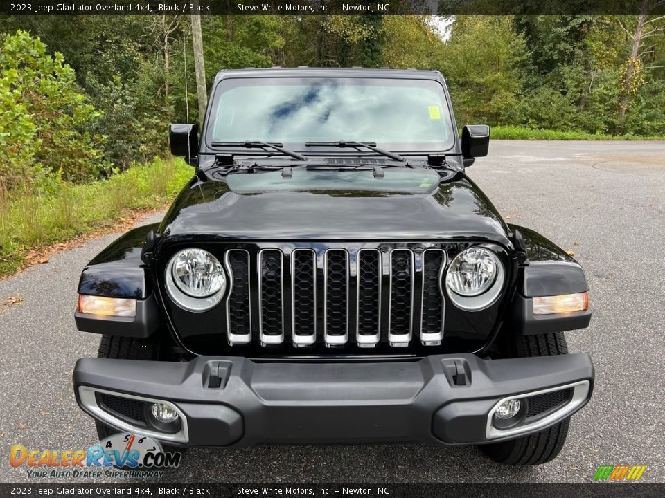 2023 Jeep Gladiator Overland 4x4 Black / Black Photo #3