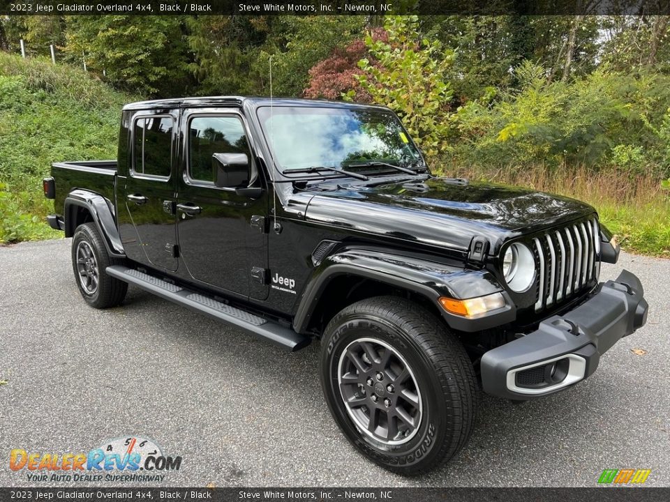 2023 Jeep Gladiator Overland 4x4 Black / Black Photo #4