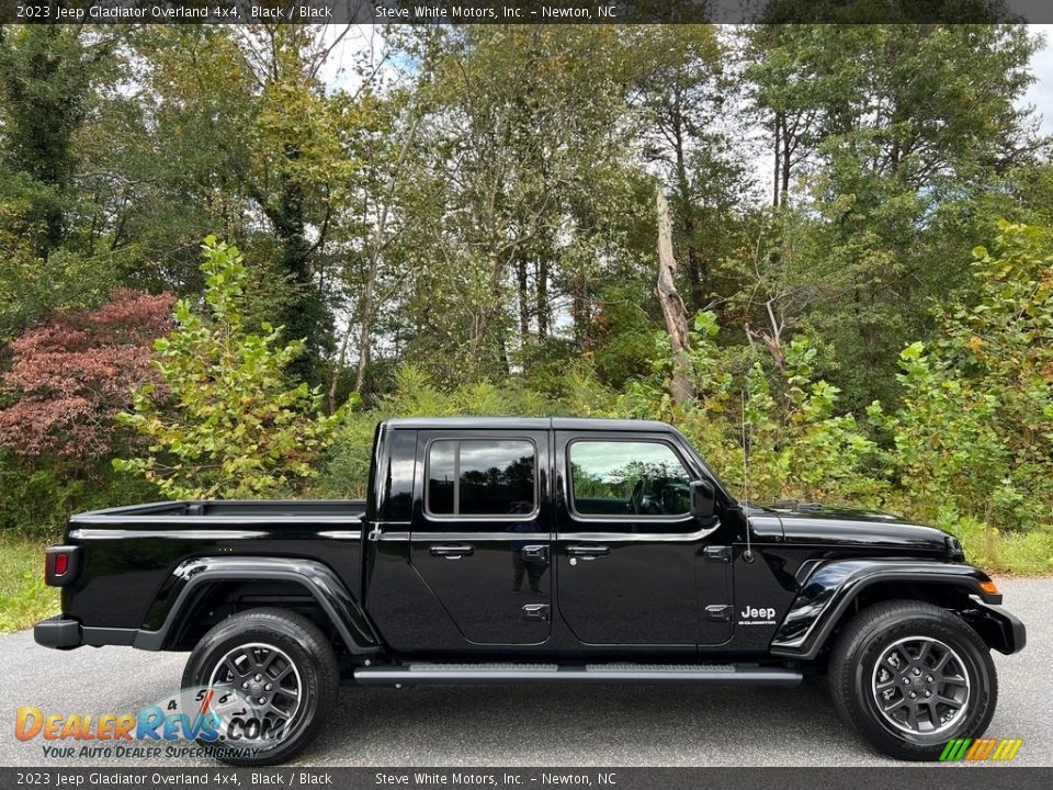 2023 Jeep Gladiator Overland 4x4 Black / Black Photo #5