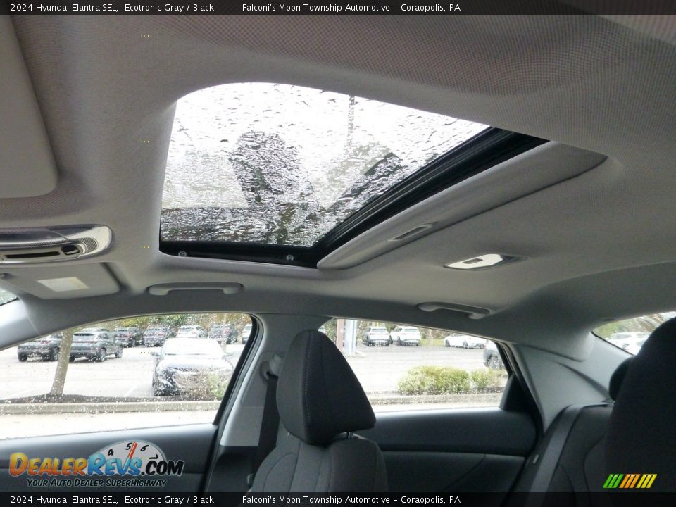 2024 Hyundai Elantra SEL Ecotronic Gray / Black Photo #15