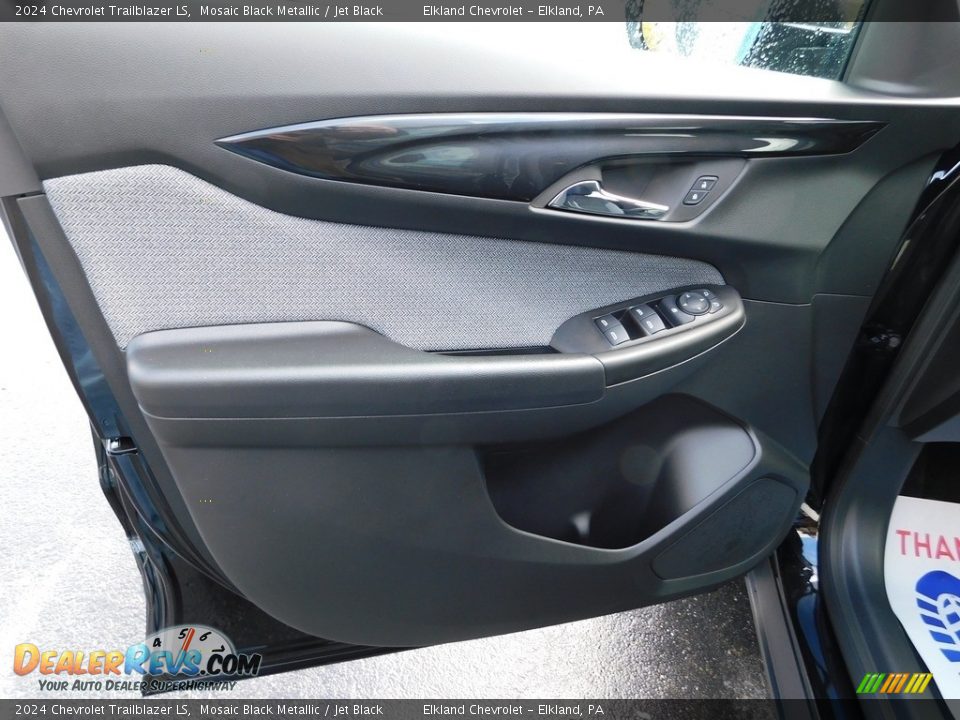 Door Panel of 2024 Chevrolet Trailblazer LS Photo #15