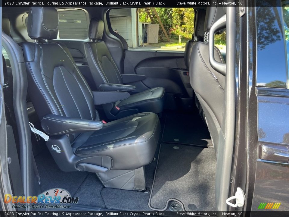 Rear Seat of 2023 Chrysler Pacifica Touring L S Appearance Package Photo #17