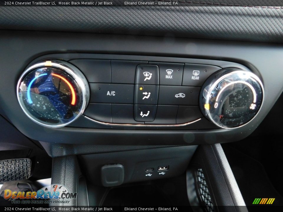 Controls of 2024 Chevrolet TrailBlazer LS Photo #30
