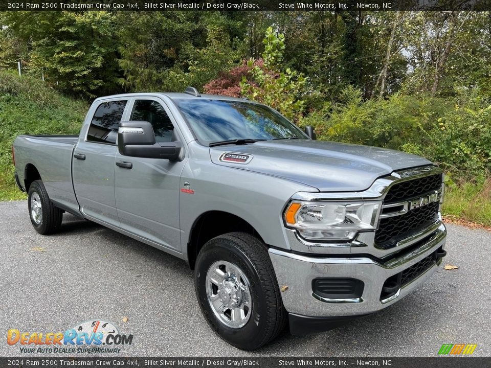 Front 3/4 View of 2024 Ram 2500 Tradesman Crew Cab 4x4 Photo #4