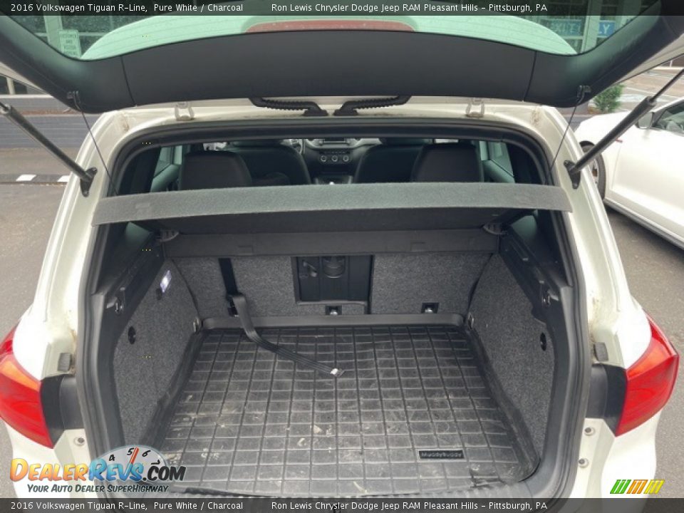 2016 Volkswagen Tiguan R-Line Trunk Photo #3