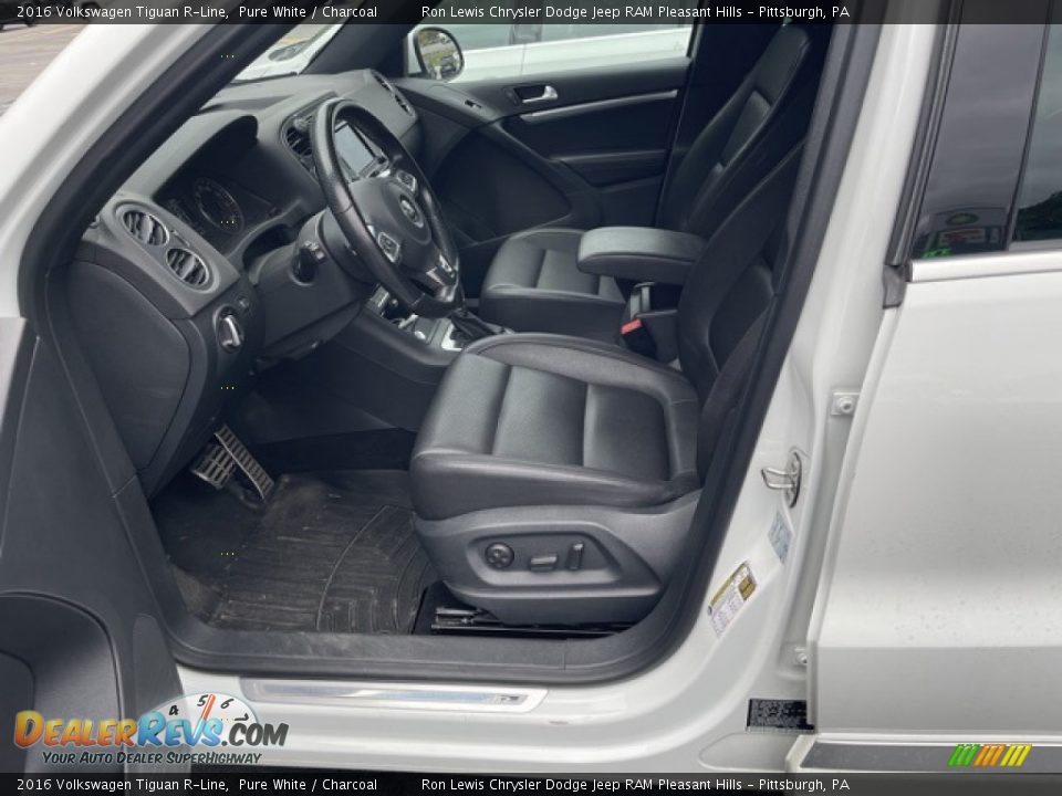 Front Seat of 2016 Volkswagen Tiguan R-Line Photo #7