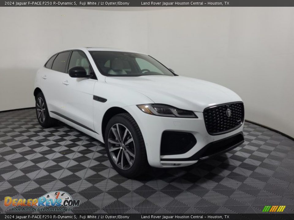 Front 3/4 View of 2024 Jaguar F-PACE P250 R-Dynamic S Photo #12