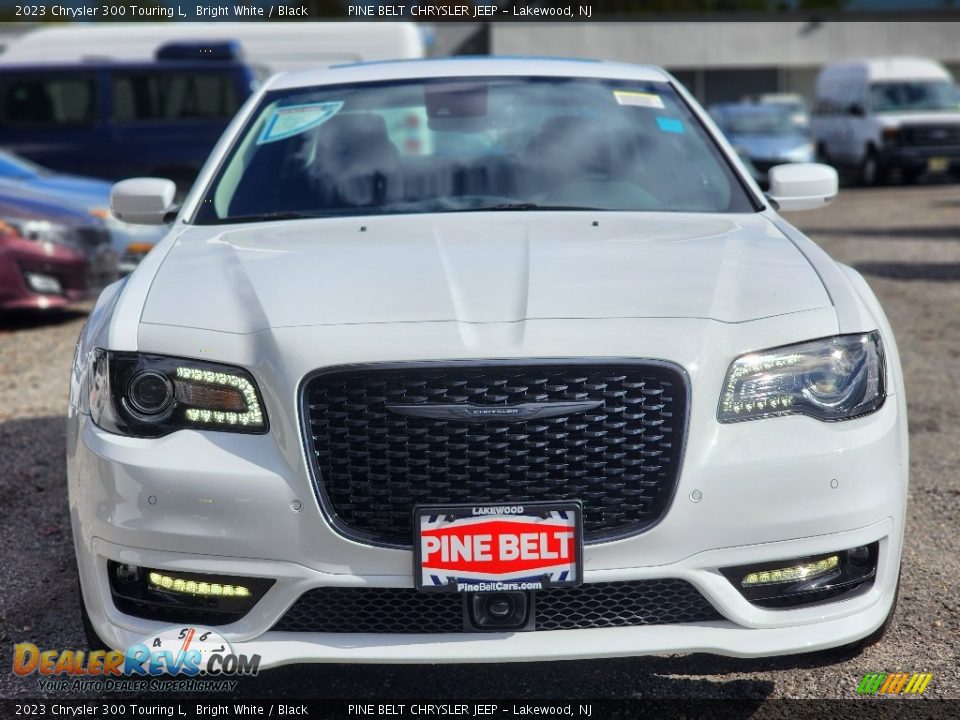 2023 Chrysler 300 Touring L Bright White / Black Photo #2