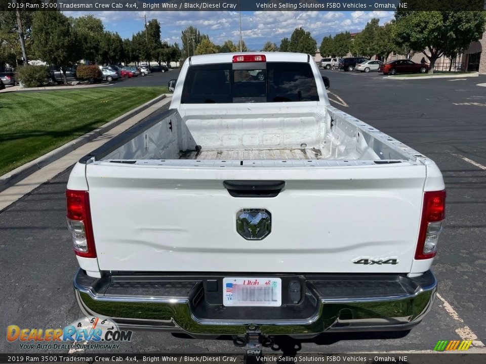 2019 Ram 3500 Tradesman Crew Cab 4x4 Bright White / Black/Diesel Gray Photo #17